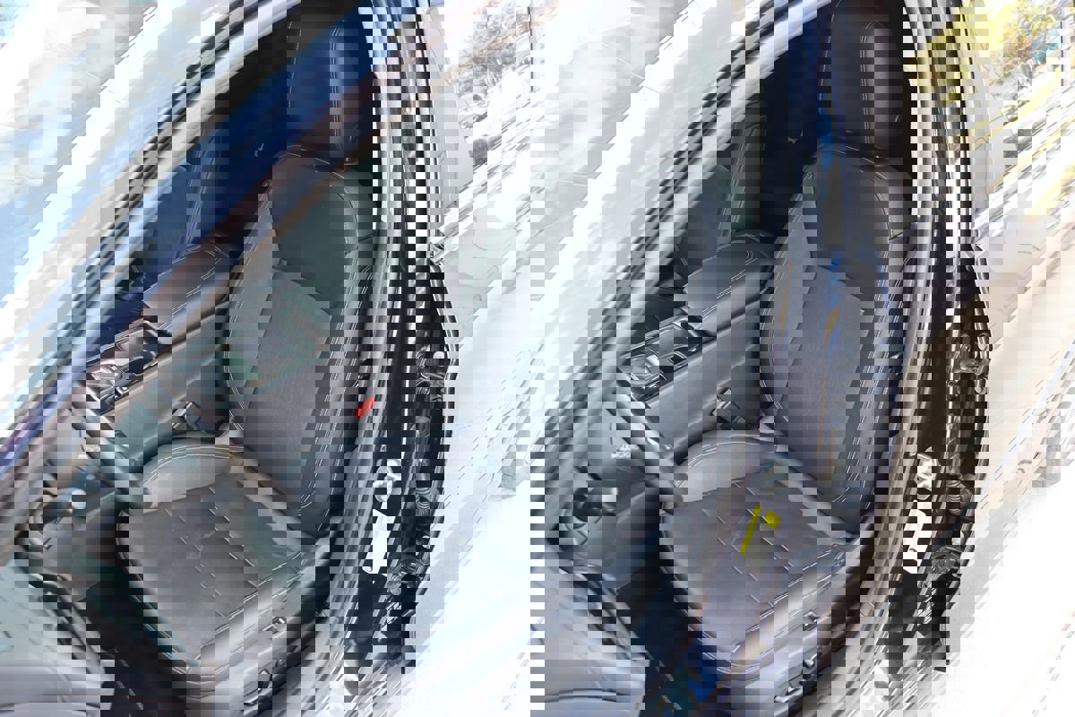 Used 2018 Buick Regal Essence w/ Driver Confidence Package #1 image 35