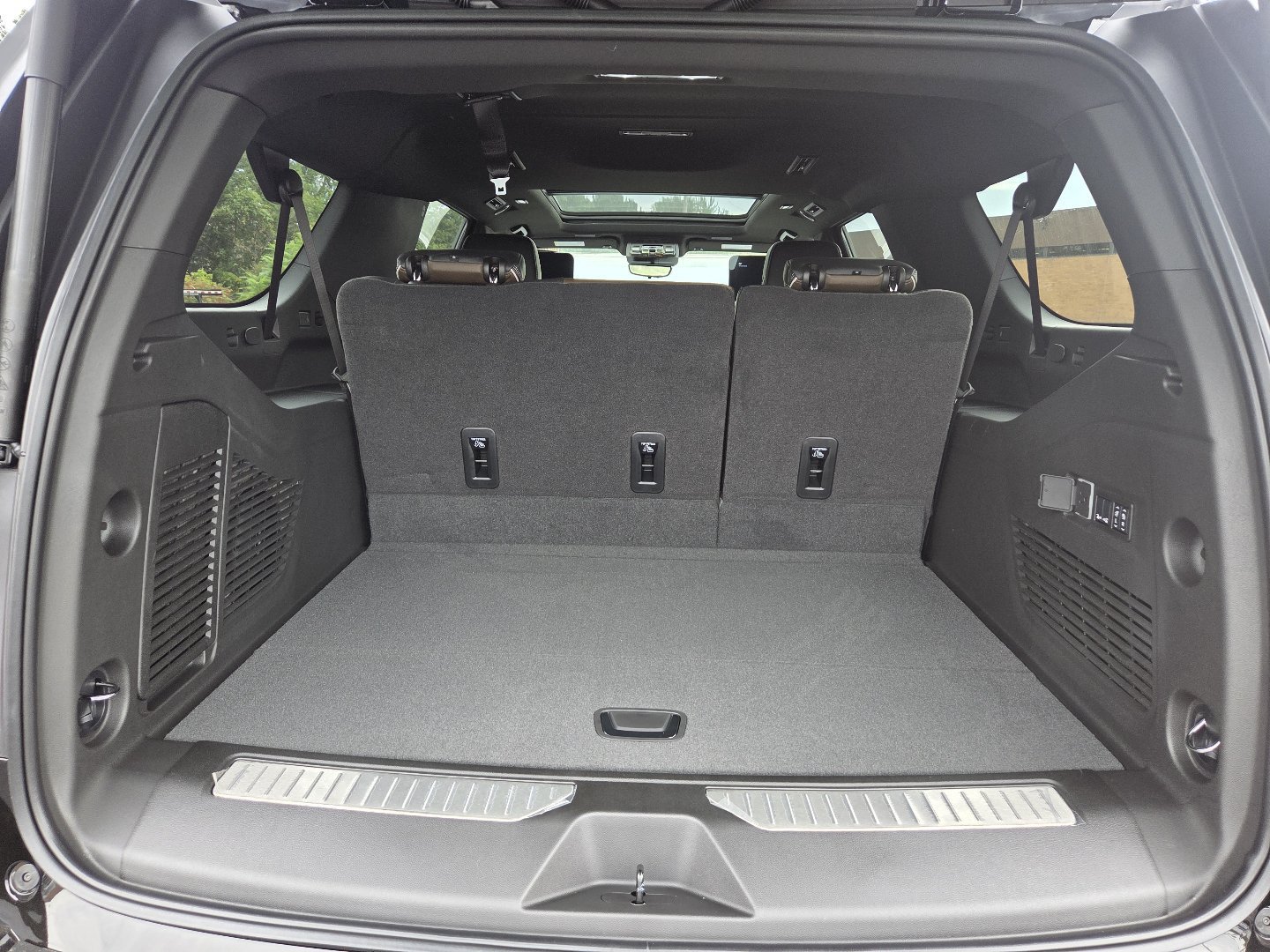 New 2027 GMC Yukon XL Denali Ultimate w/ LPO, Floor Liner Package AWD/4WD image 25