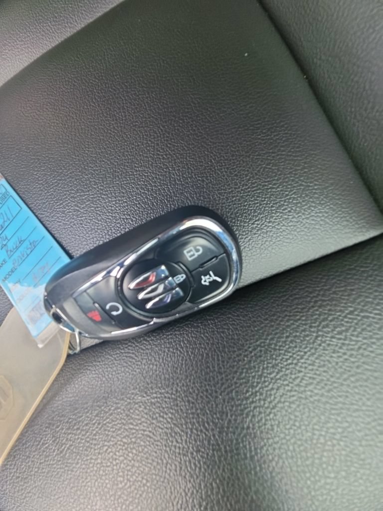 Used 2024 Buick Envista Sport Touring w/ Convenience I Package FWD image 33