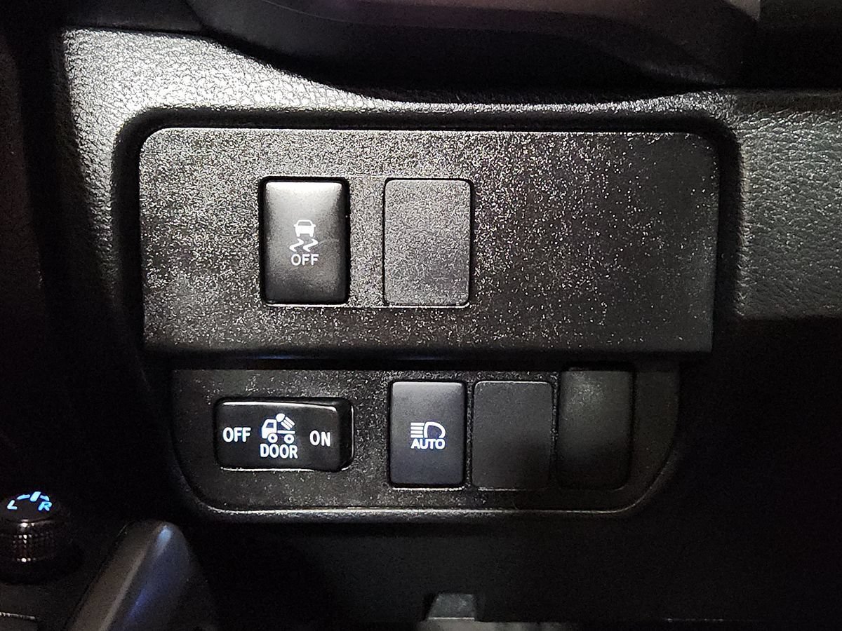 Used 2022 Toyota Tacoma SR5 RWD image 40