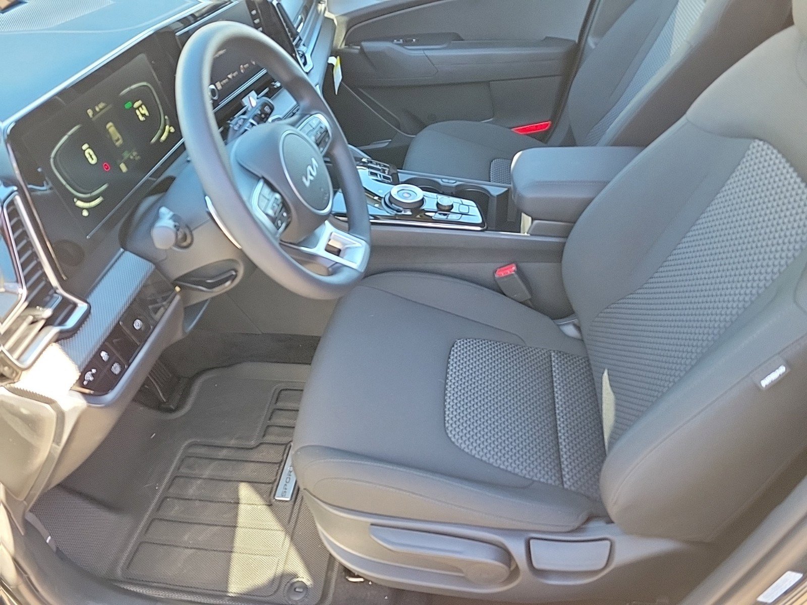 New 2025 Kia Sportage LX FWD image 3