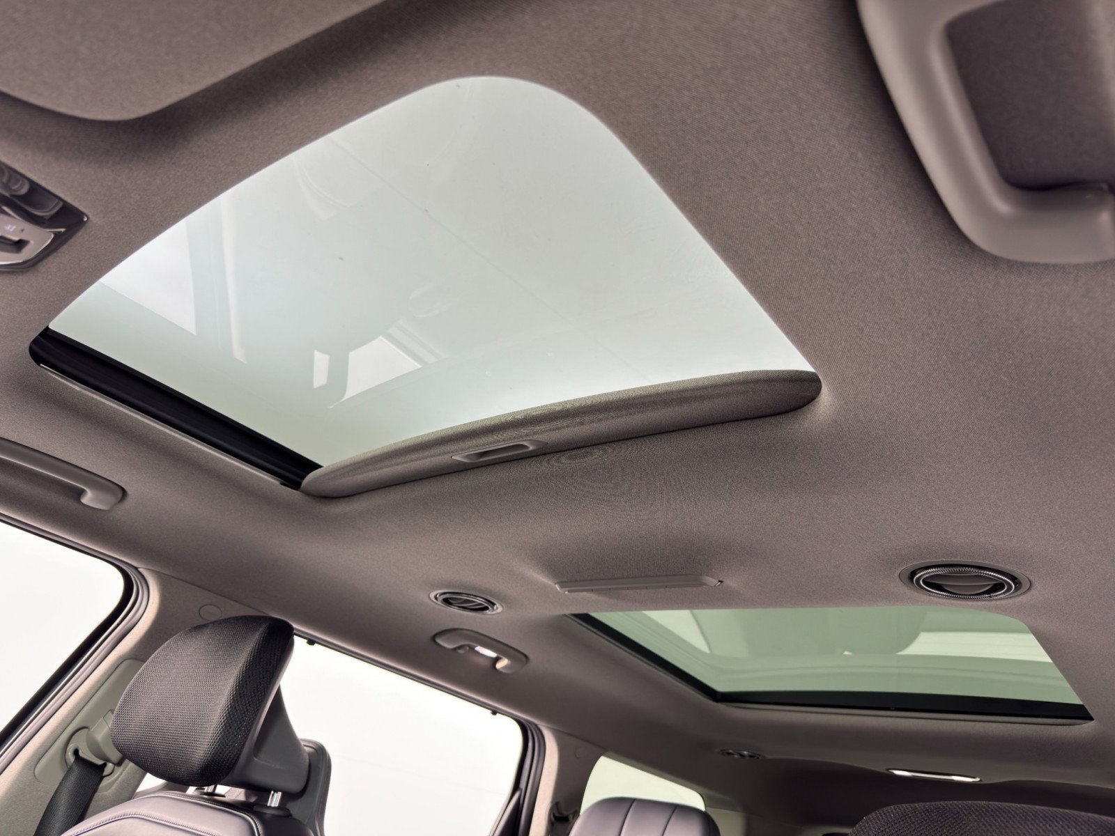 Used 2024 Kia EV9 Land image 12