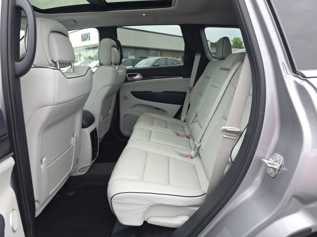 Used 2020 Jeep Grand Cherokee Summit AWD/4WD image 29