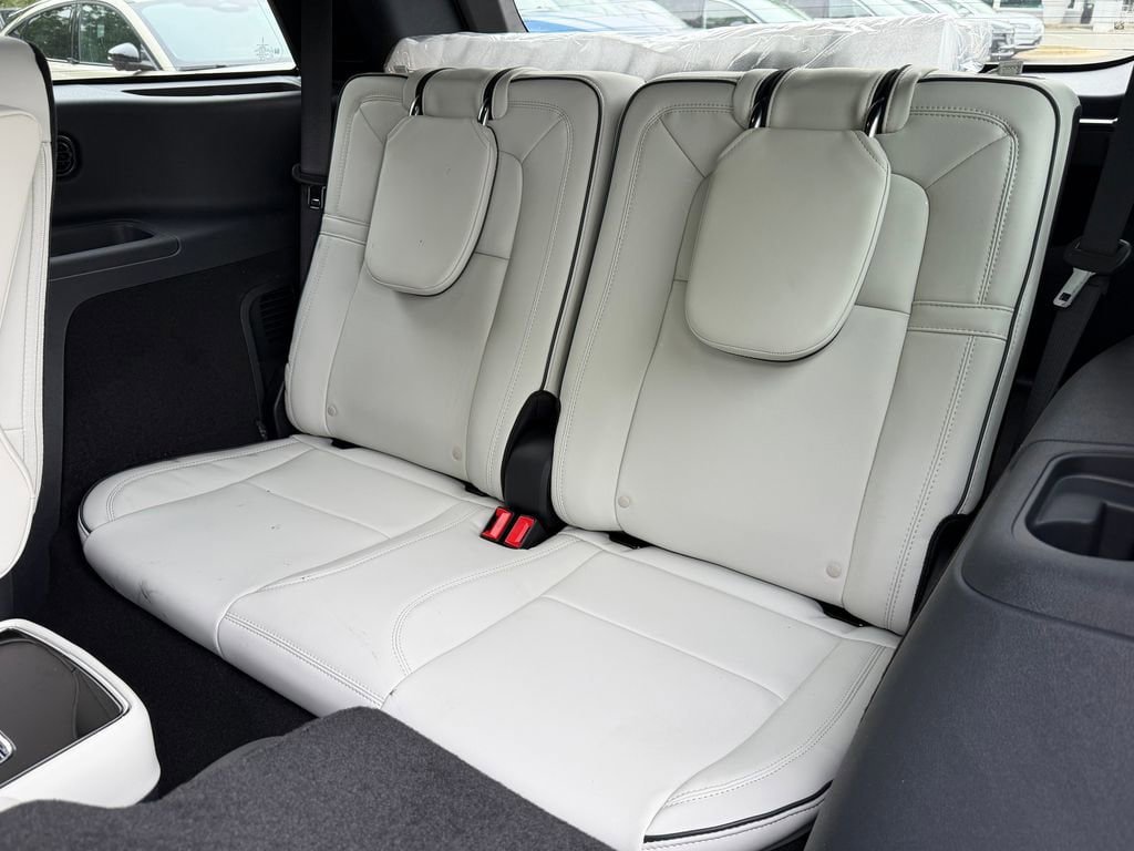 New 2026 Lincoln Aviator Black Label w/ Dynamic Handling Package AWD/4WD image 16