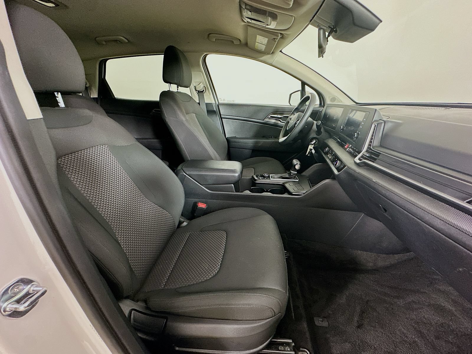 Used 2023 Kia Sportage LX FWD image 39