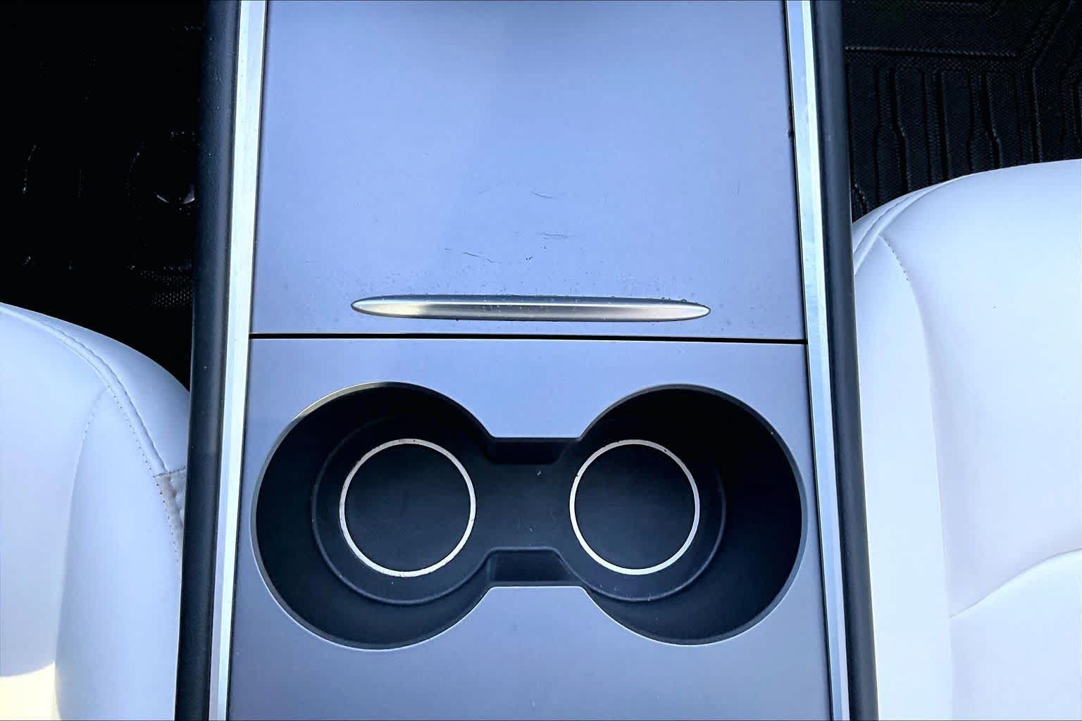 Used 2024 Tesla Model Y 2WD image 32