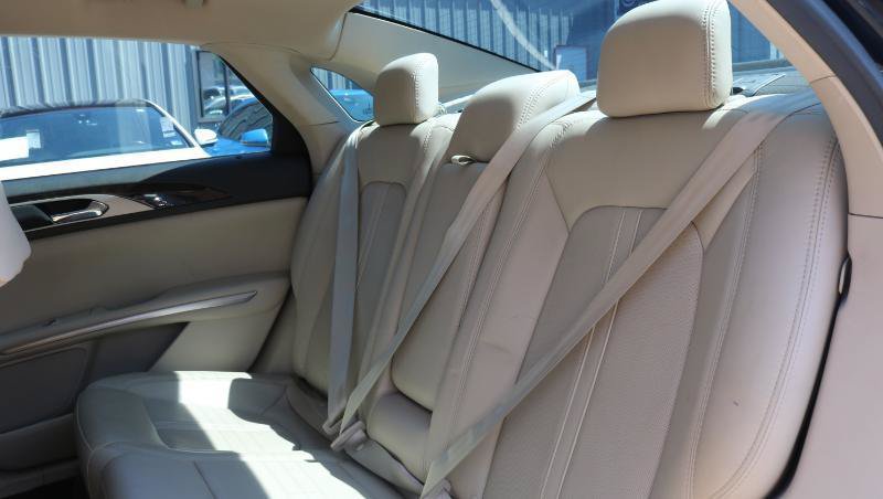 Used 2016 Lincoln MKZ w/ Equipment Group 300A Reserve FWD image 17