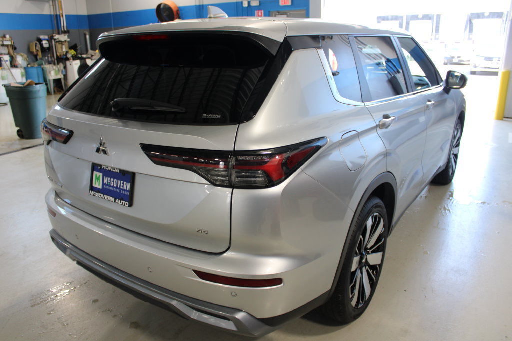 Used 2025 Mitsubishi Outlander SE AWD/4WD image 24