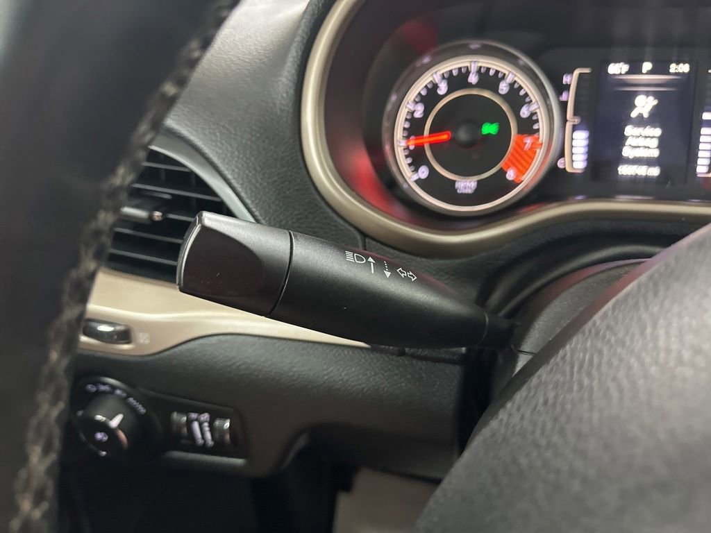 Used 2015 Jeep Cherokee Latitude w/ Cold Weather Group AWD/4WD image 37