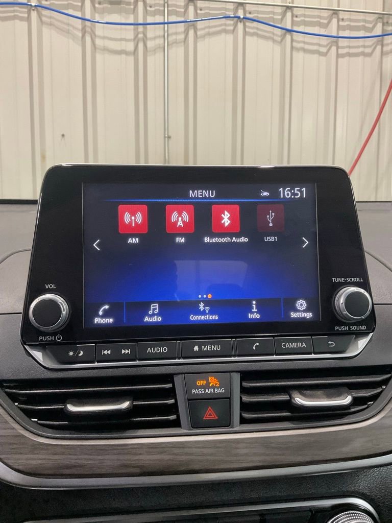 Used 2025 Nissan Altima 2.5 SV FWD image 18