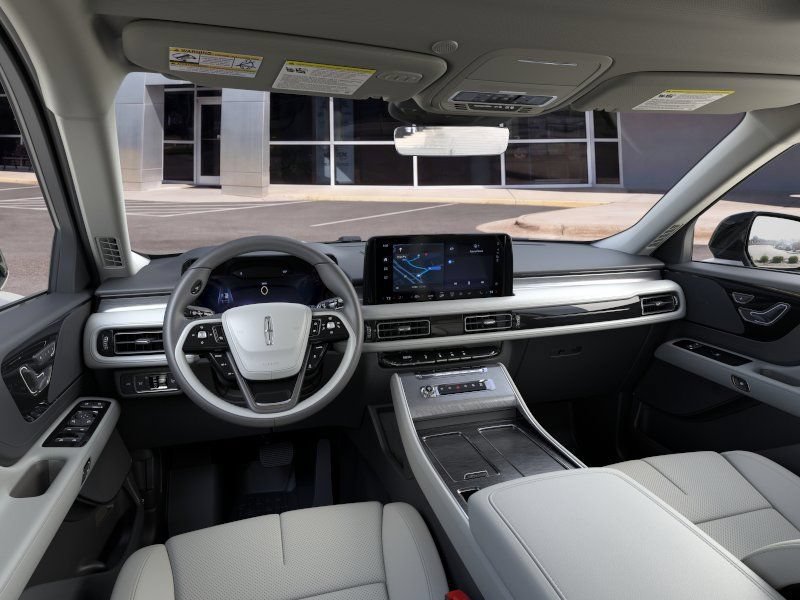 New 2026 Lincoln Aviator 2WD w/ Jet Appearance Package image 10
