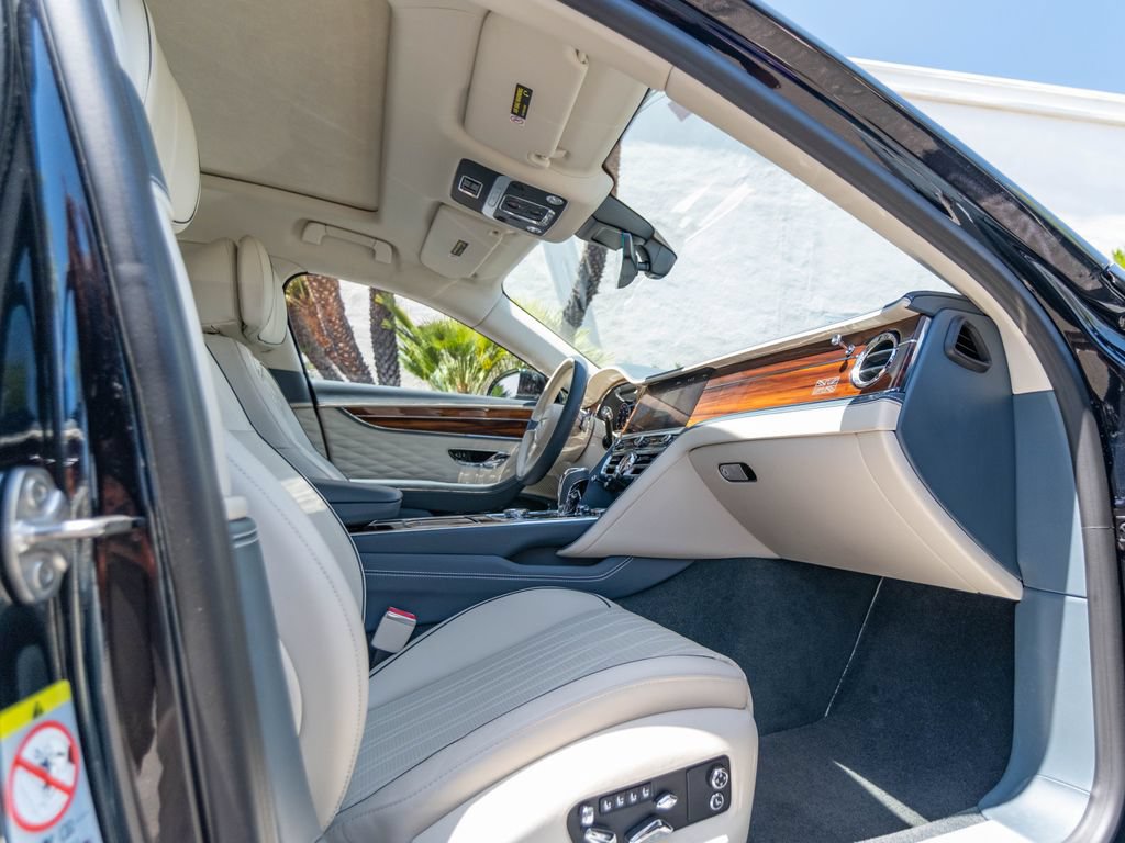 Used 2020 Bentley Flying Spur W12 w/ First Edition Specification AWD/4WD image 2
