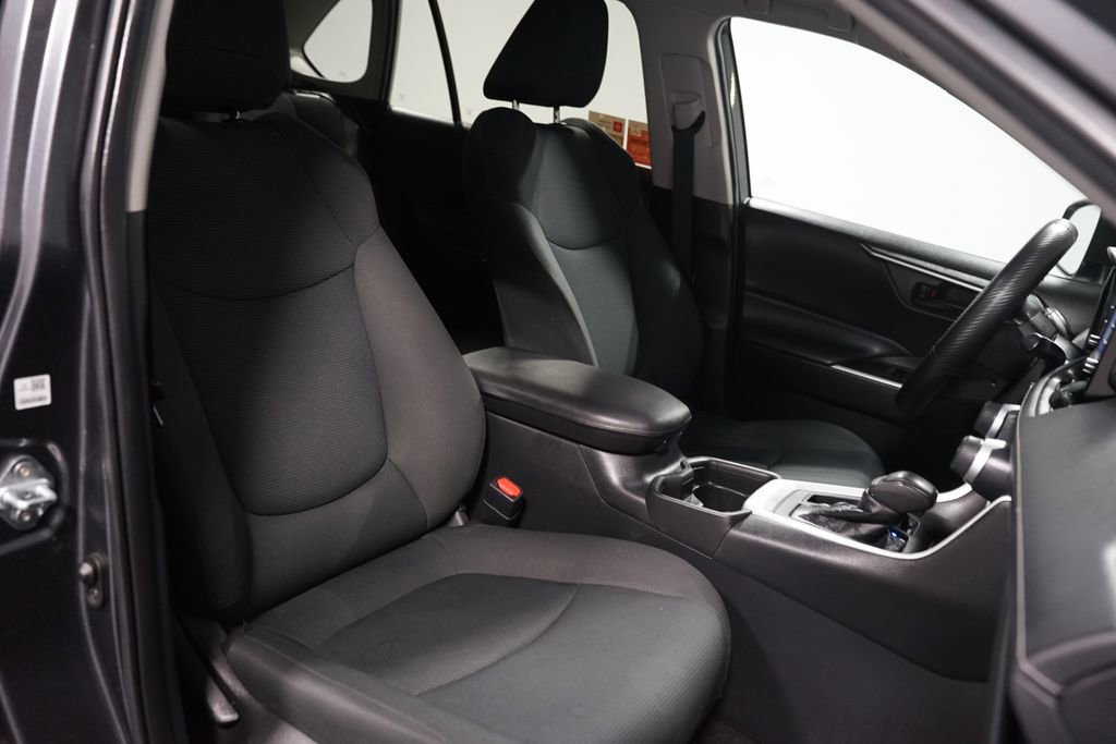 Certified 2021 Toyota RAV4 LE image 25