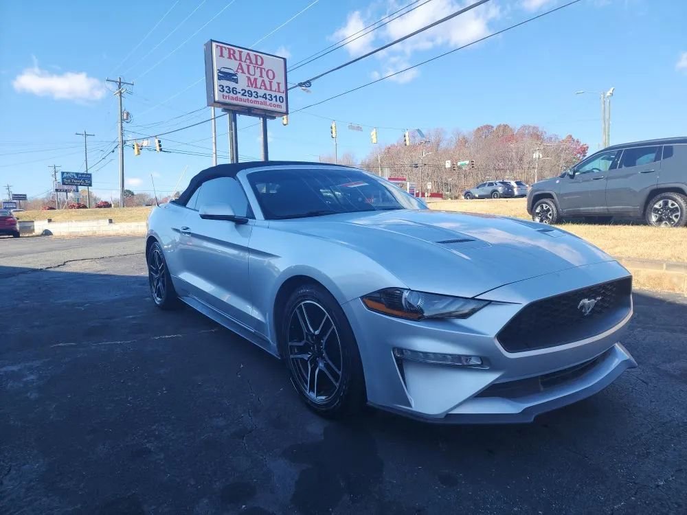 Used 2018 Ford Mustang Premium RWD image 3