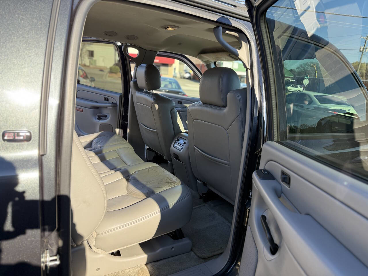 Used 2004 GMC Yukon XL SLT w/ Preferred Equipment Group image 21