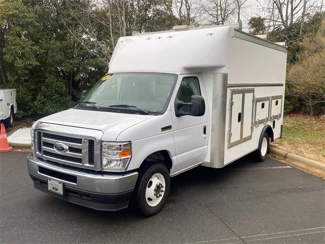 Used 2024 Ford E-350 and Econoline 350 Super Duty w/ Power Windows & Locks Group image 3
