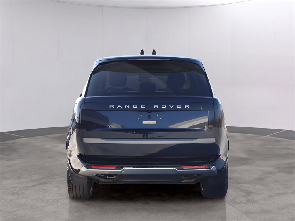 Used 2024 Land Rover Range Rover Long Wheelbase SE image 6