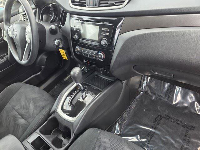 Used 2016 Nissan Rogue S w/ S Family Package FWD image 32