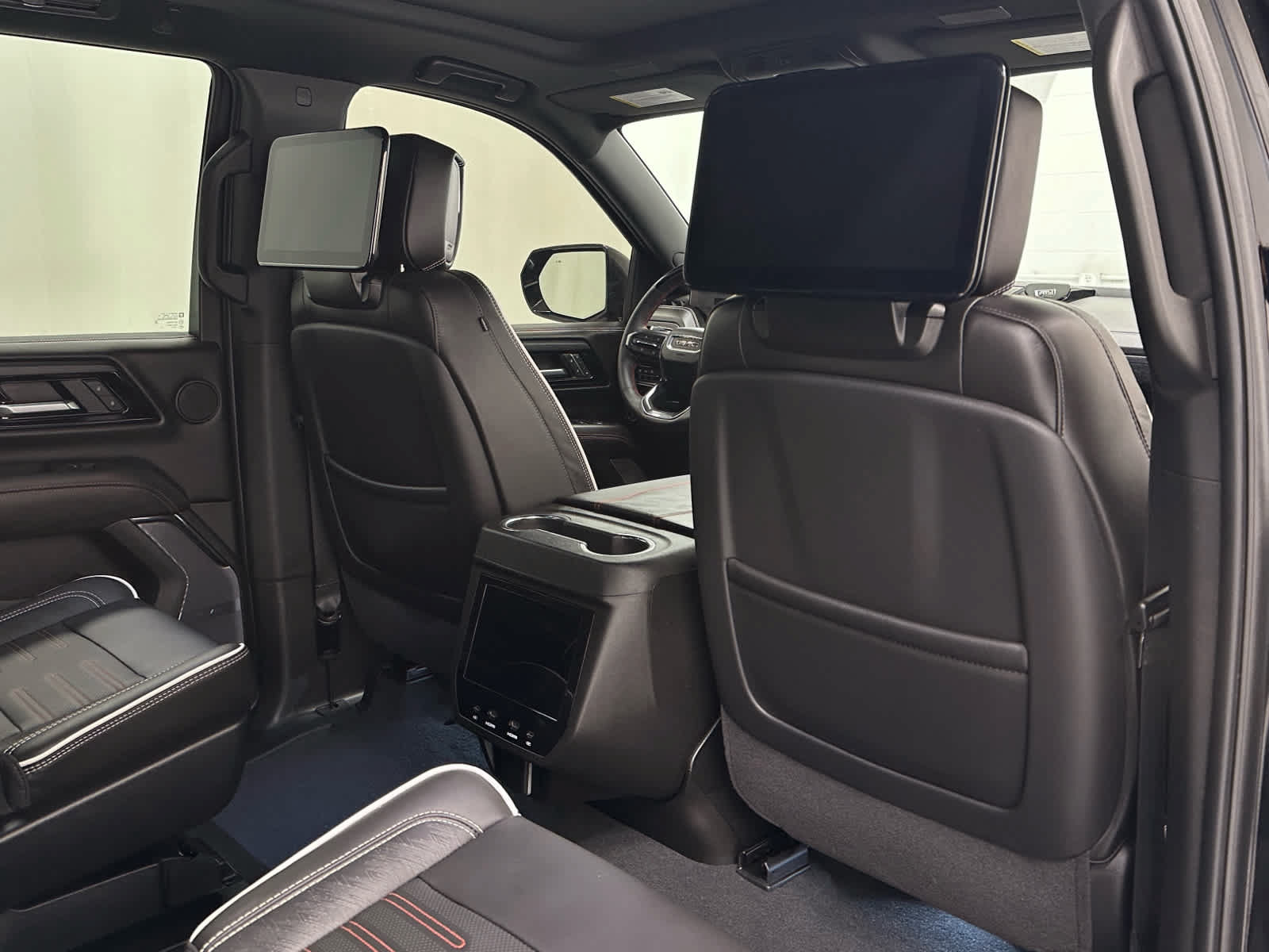 Used 2026 GMC Yukon AT4 Ultimate AWD/4WD image 21