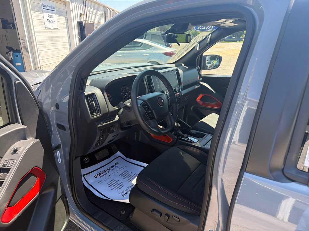 Used 2025 Nissan Frontier PRO-4X w/ Pro Convenience Package AWD/4WD image 15