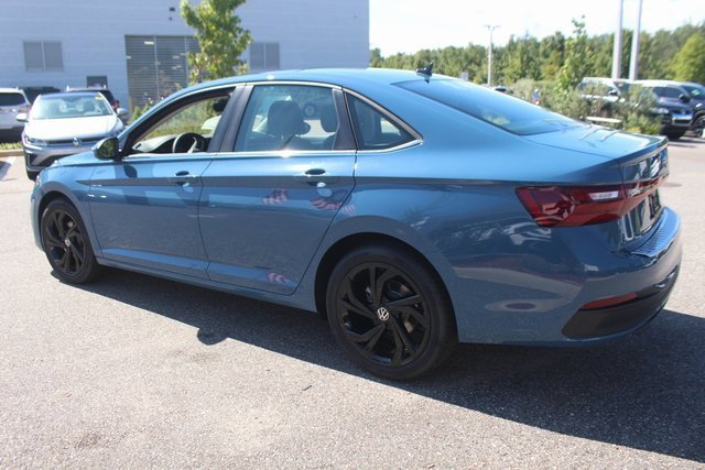 New 2025 Volkswagen Jetta SE image 5