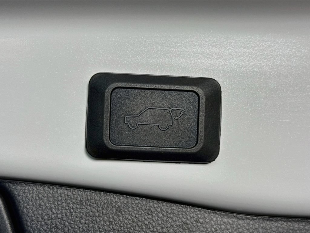 Certified 2025 Toyota RAV4 SE w/ Convenience Package AWD/4WD image 31