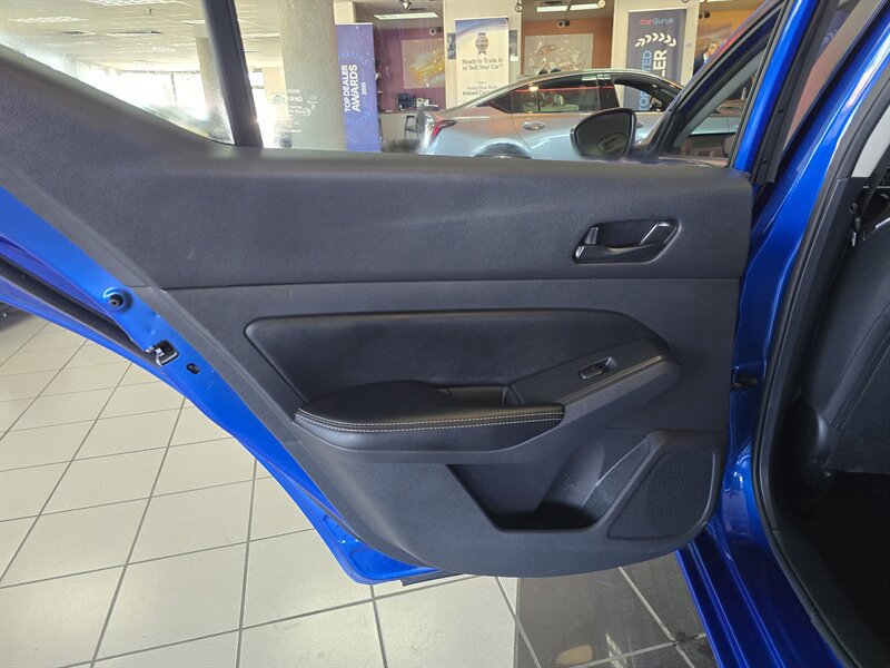 Used 2025 Nissan Altima 2.5 SV FWD image 10