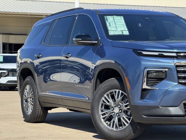 New 2025 Chevrolet Traverse LT w/ Enhanced Driving Package image 3