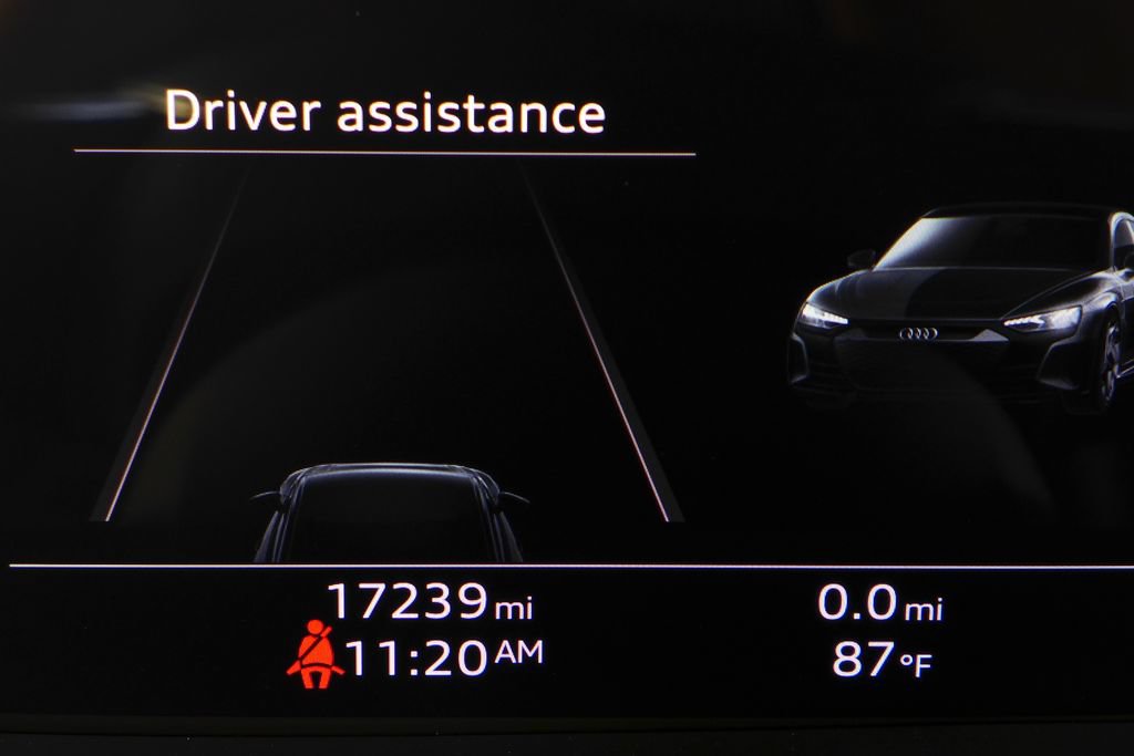 Used 2022 Audi e-tron GT Premium Plus AWD/4WD image 31