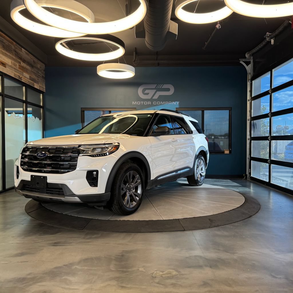 Used 2025 Ford Explorer Active w/ Active Comfort Package AWD/4WD image 7