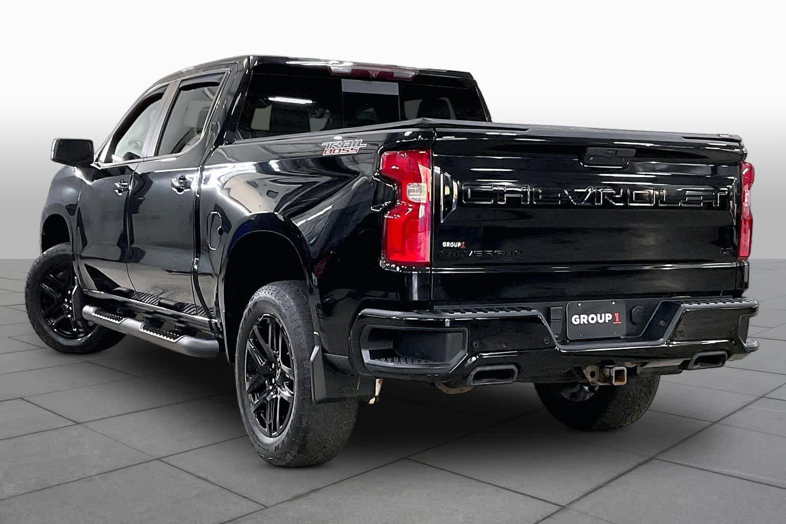 Used 2020 Chevrolet Silverado 1500 LT Trail Boss w/ Midnight Edition AWD/4WD image 12
