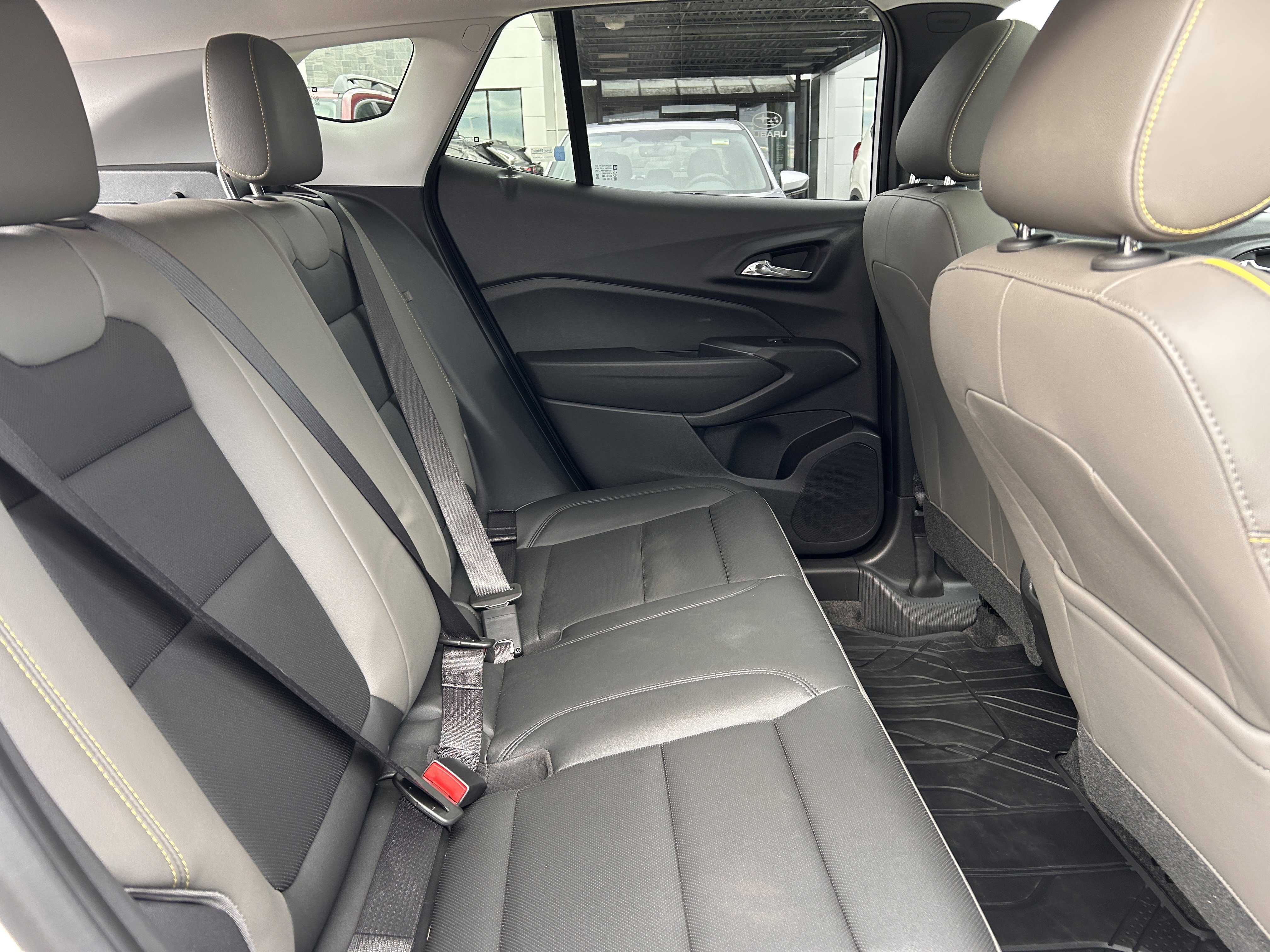 Used 2025 Chevrolet Trax ACTIV w/ Sunroof Package image 26