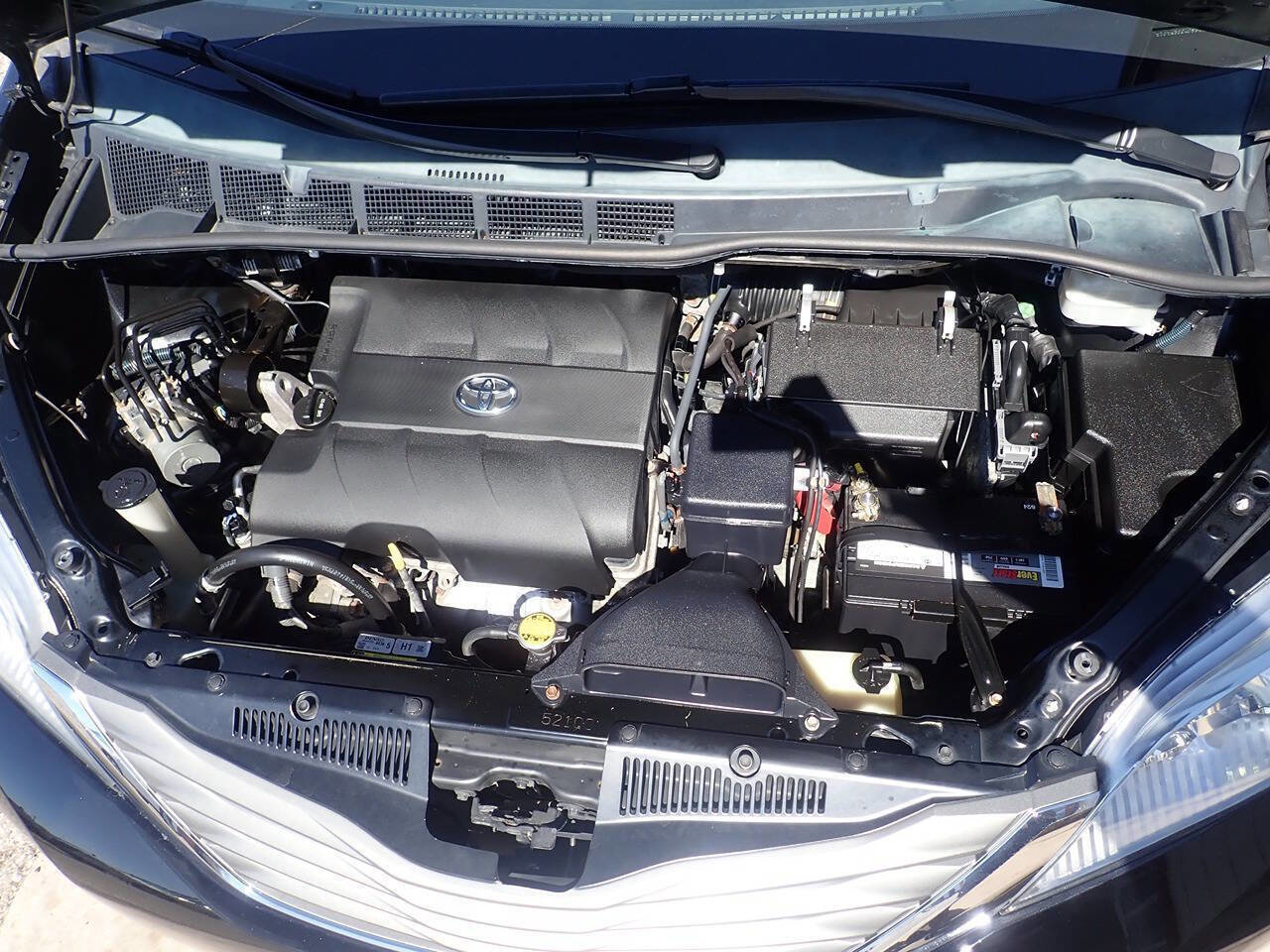 Used 2013 Toyota Sienna XLE FWD image 36