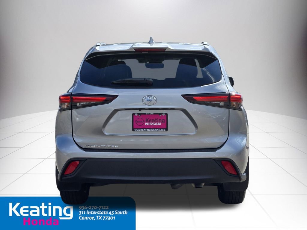 Used 2024 Toyota Highlander LE image 4