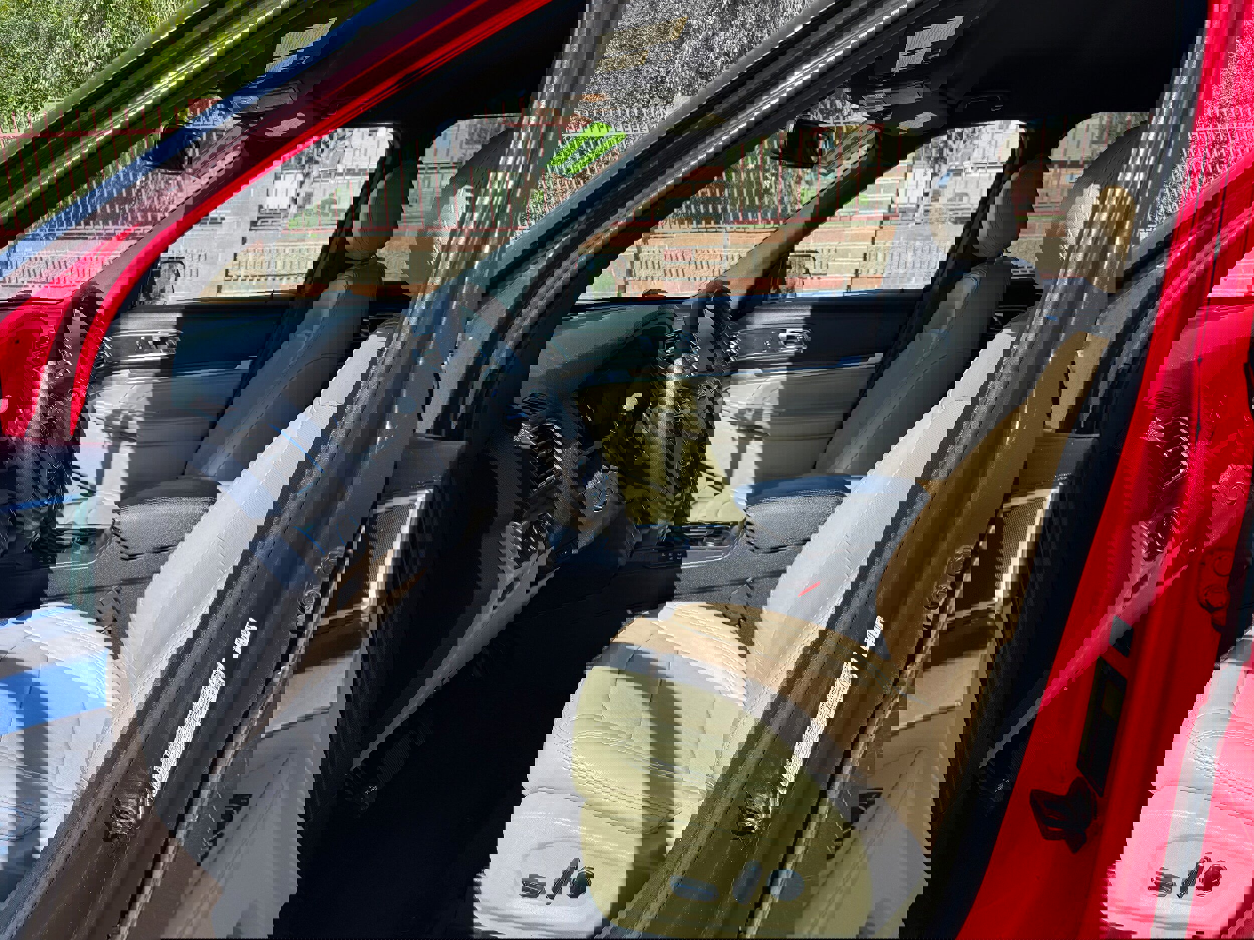 Used 2017 Ford Explorer Limited image 6