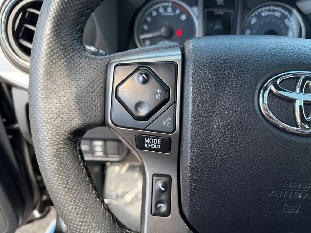 Used 2021 Toyota Tacoma Limited AWD/4WD image 15