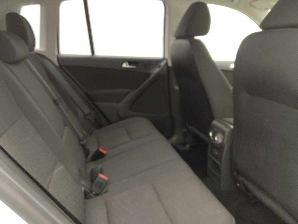 Used 2017 Volkswagen Tiguan Limited w/ Premium Package image 19