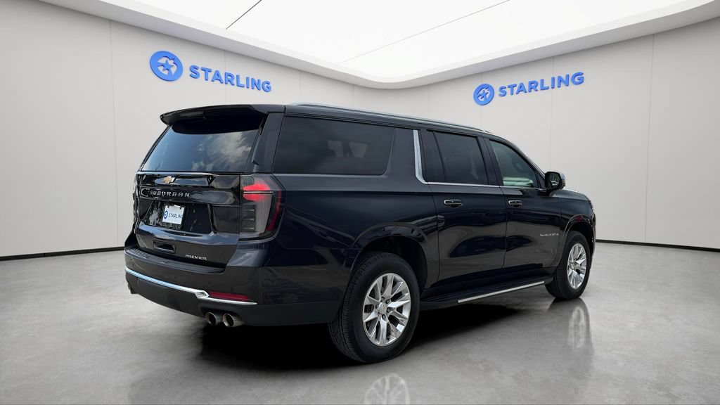 Used 2025 Chevrolet Suburban Premier AWD/4WD image 9