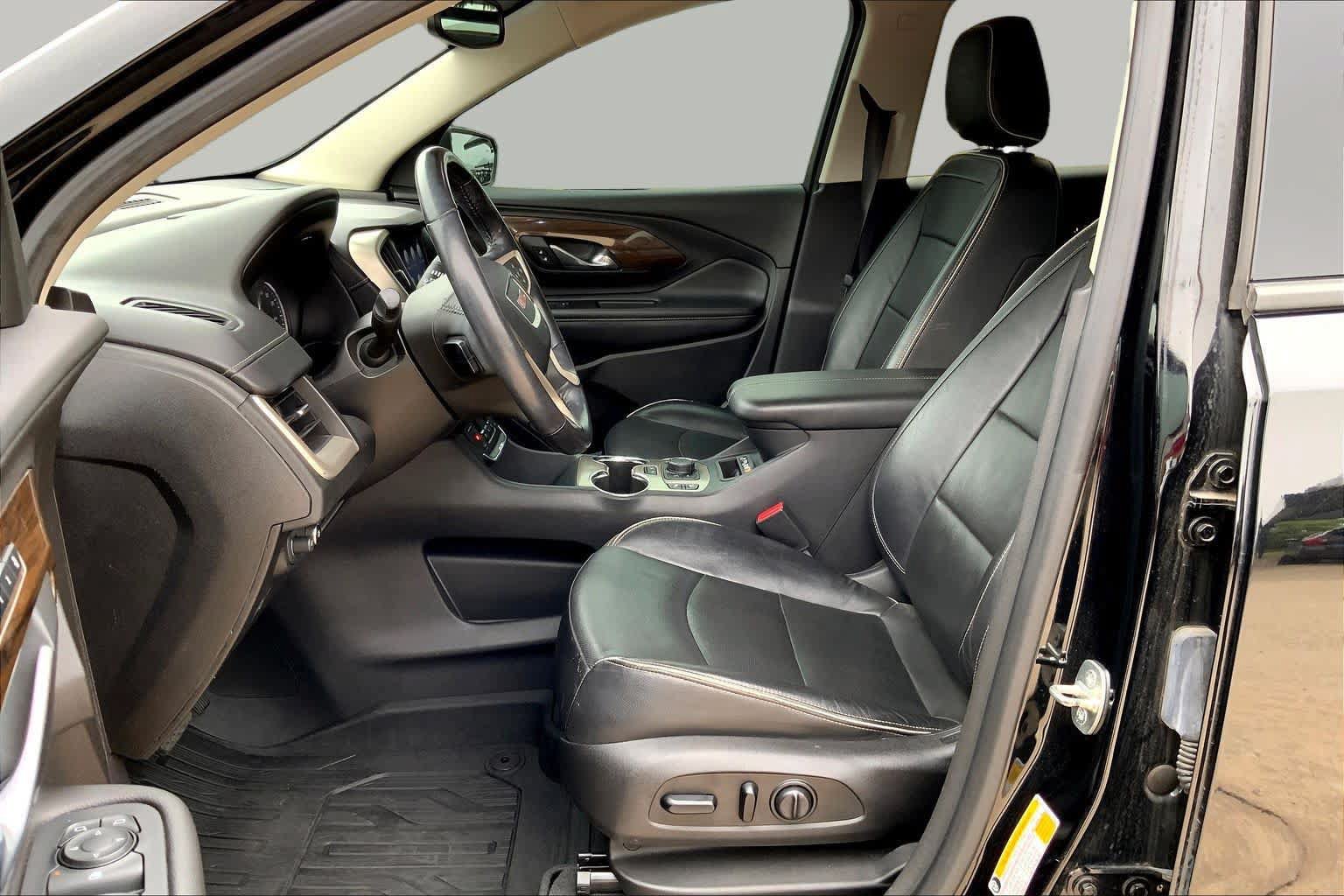 Used 2019 GMC Terrain Denali w/ Advanced Safety Package AWD/4WD image 8