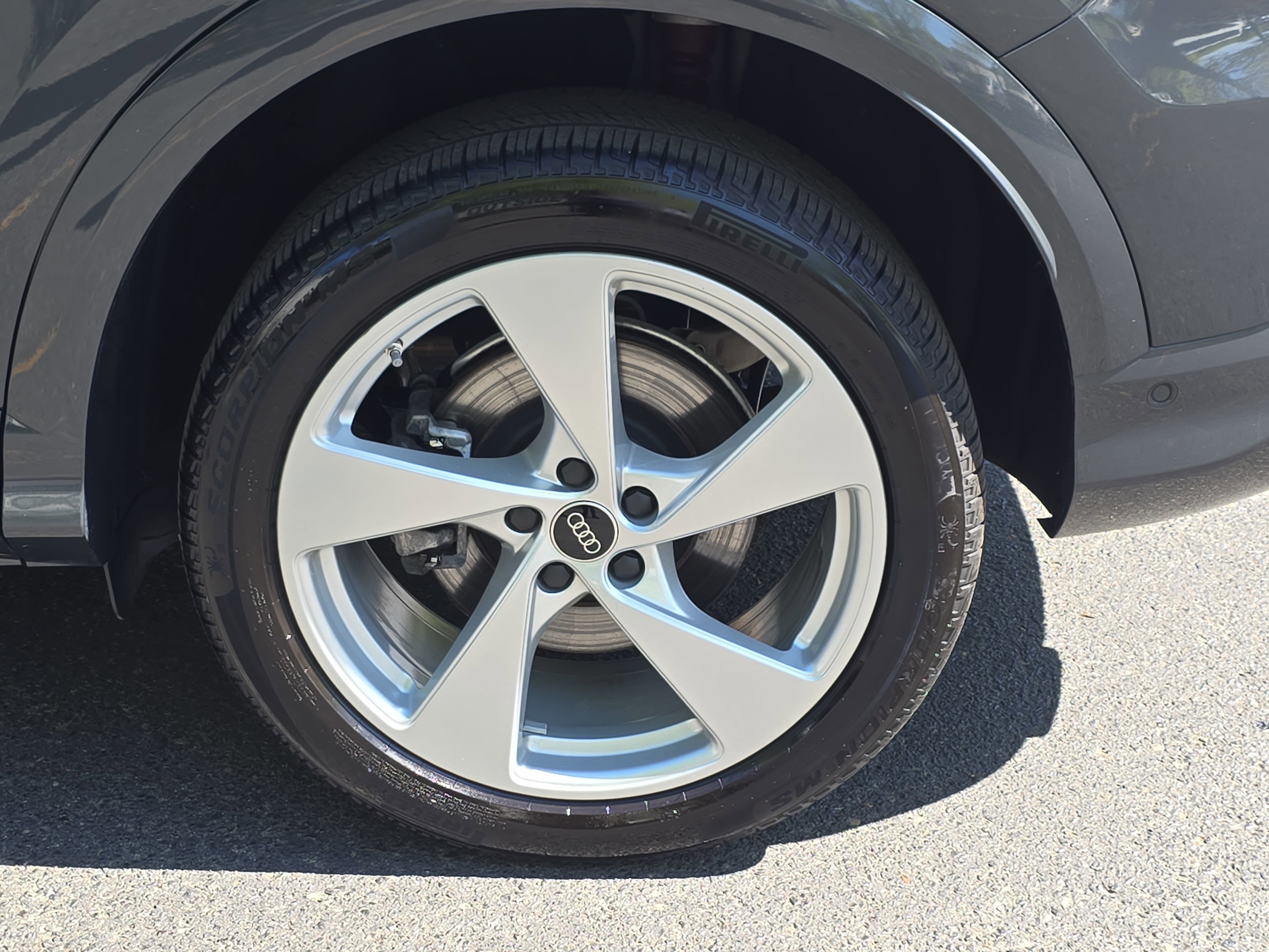 Used 2025 Audi Q5 Premium Plus w/ Premium Plus image 32