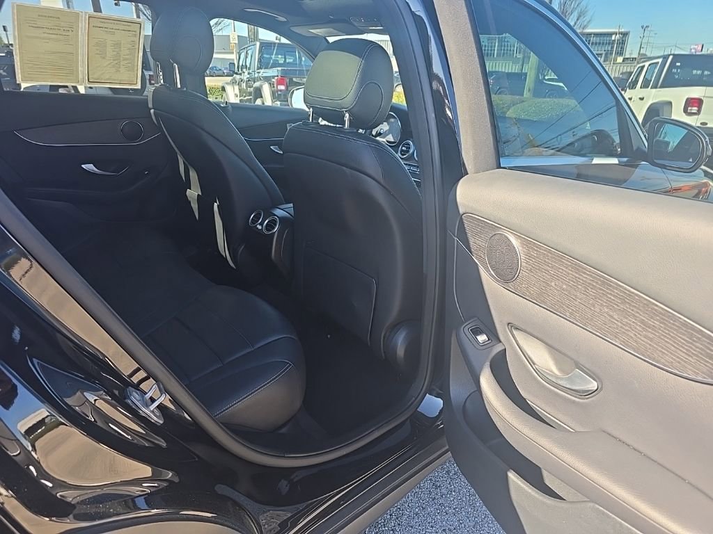 Used 2021 Mercedes-Benz GLC 300 4MATIC w/ Premium Package image 20