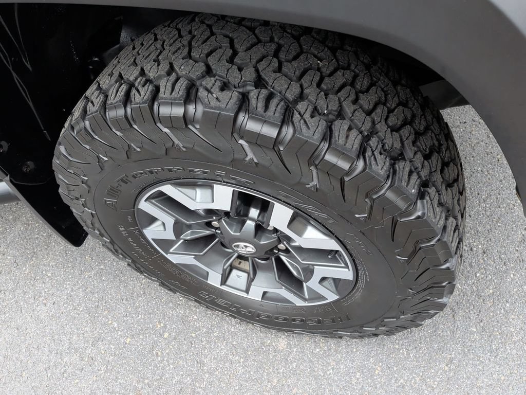 Used 2019 Toyota Tacoma TRD Off-Road AWD/4WD image 10