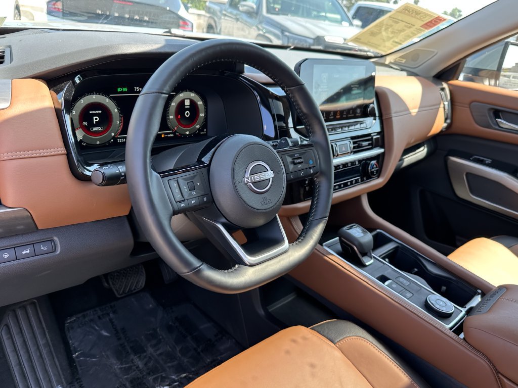 Used 2025 Nissan Pathfinder Platinum w/ Cargo Package AWD/4WD image 25