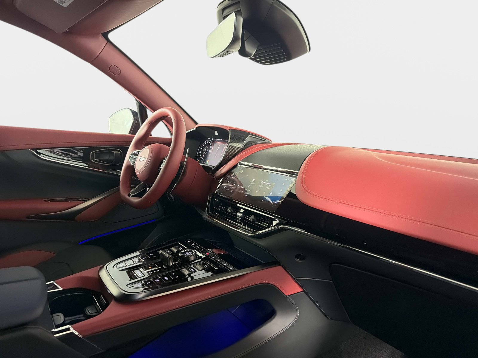 Used 2025 Aston Martin DBX 707 AWD/4WD image 27