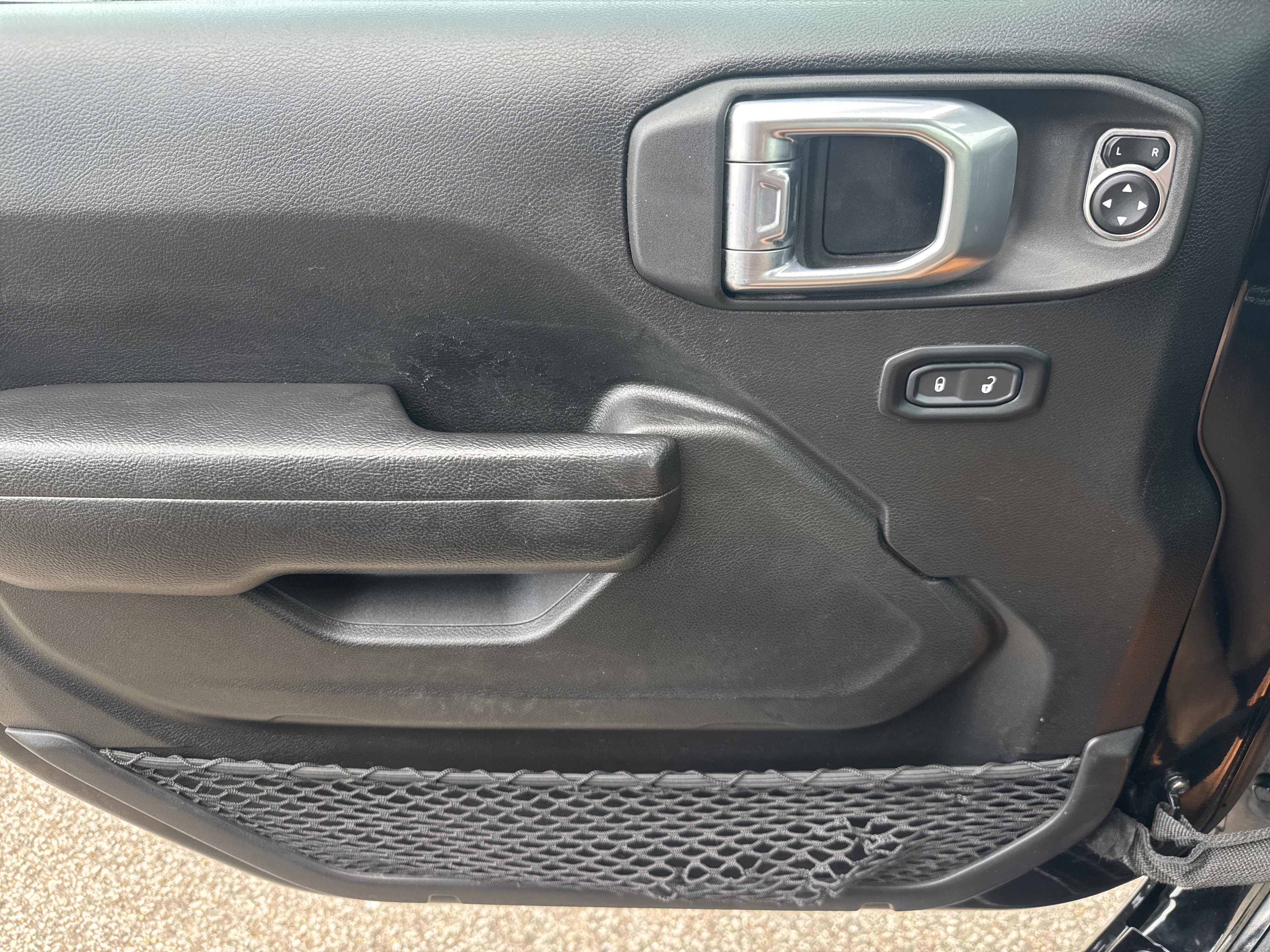 Used 2023 Jeep Gladiator Sport image 8