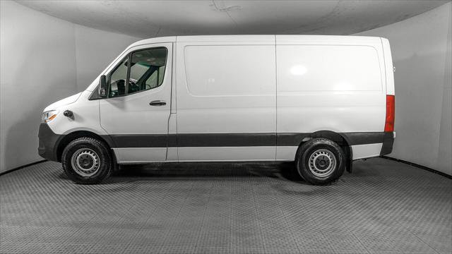 Used 2022 Mercedes-Benz Sprinter 1500 image 3