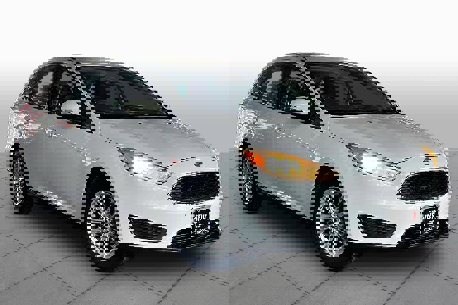 Used 2017 Ford Focus SE FWD image 2