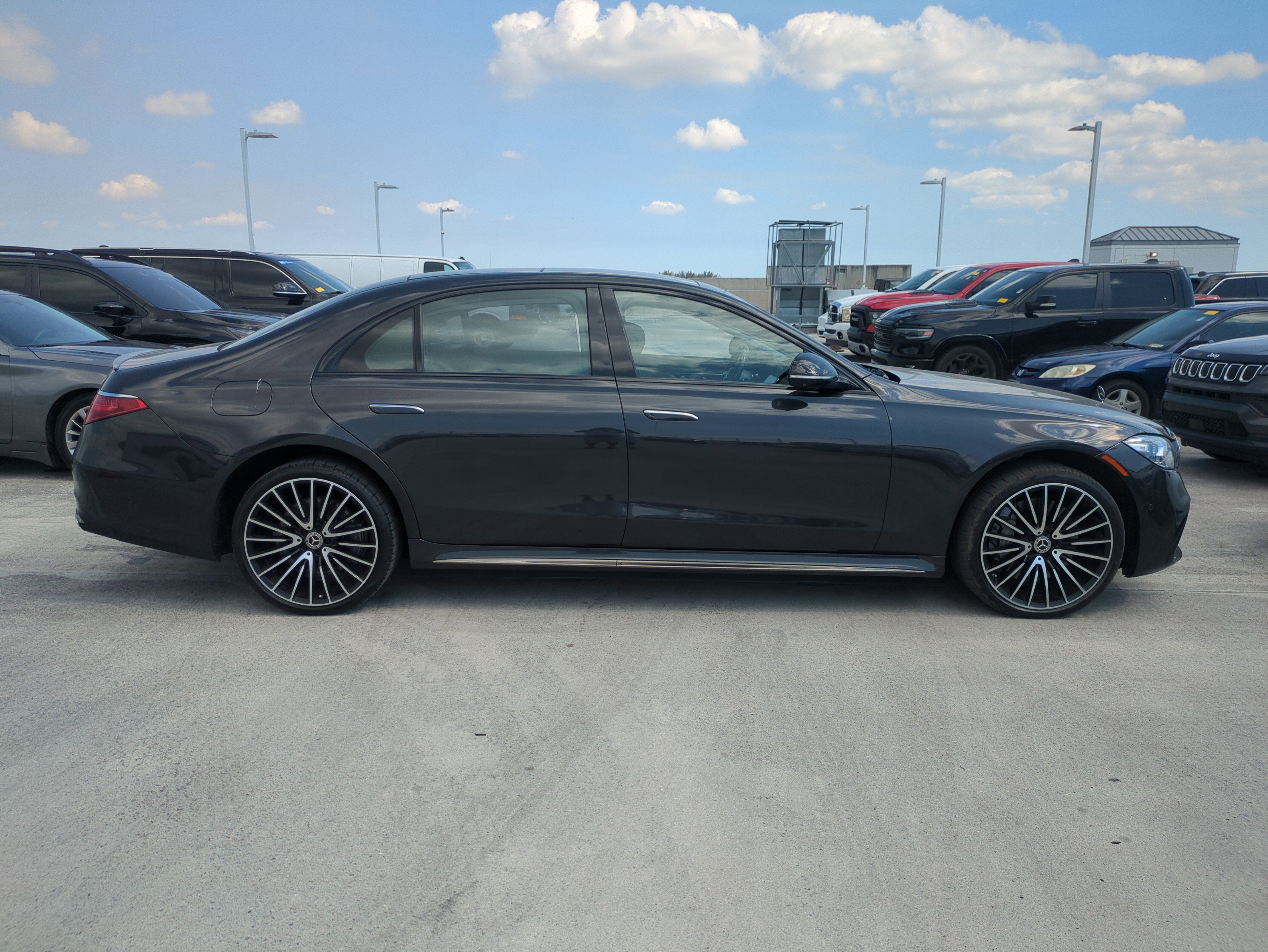 Used 2023 Mercedes-Benz S 580 4MATIC Sedan image 4