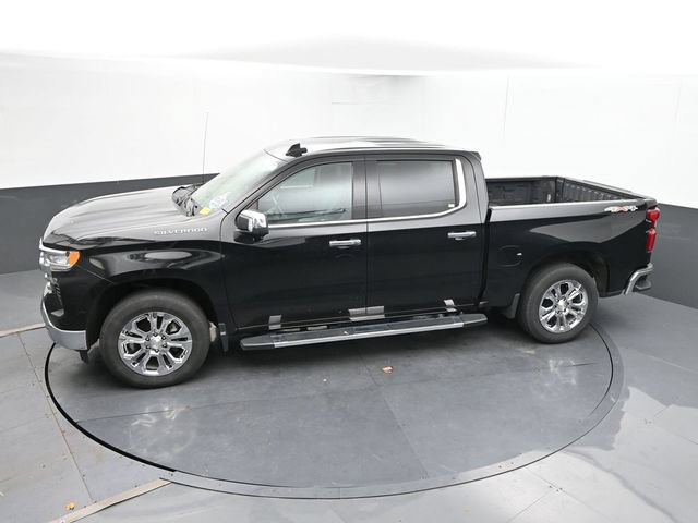 Used 2022 Chevrolet Silverado 1500 LTZ w/ LTZ Convenience Package II AWD/4WD image 17