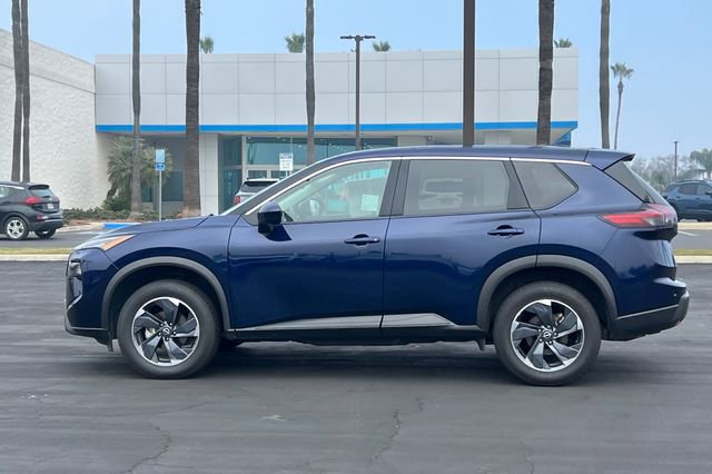 Used 2024 Nissan Rogue SV image 7